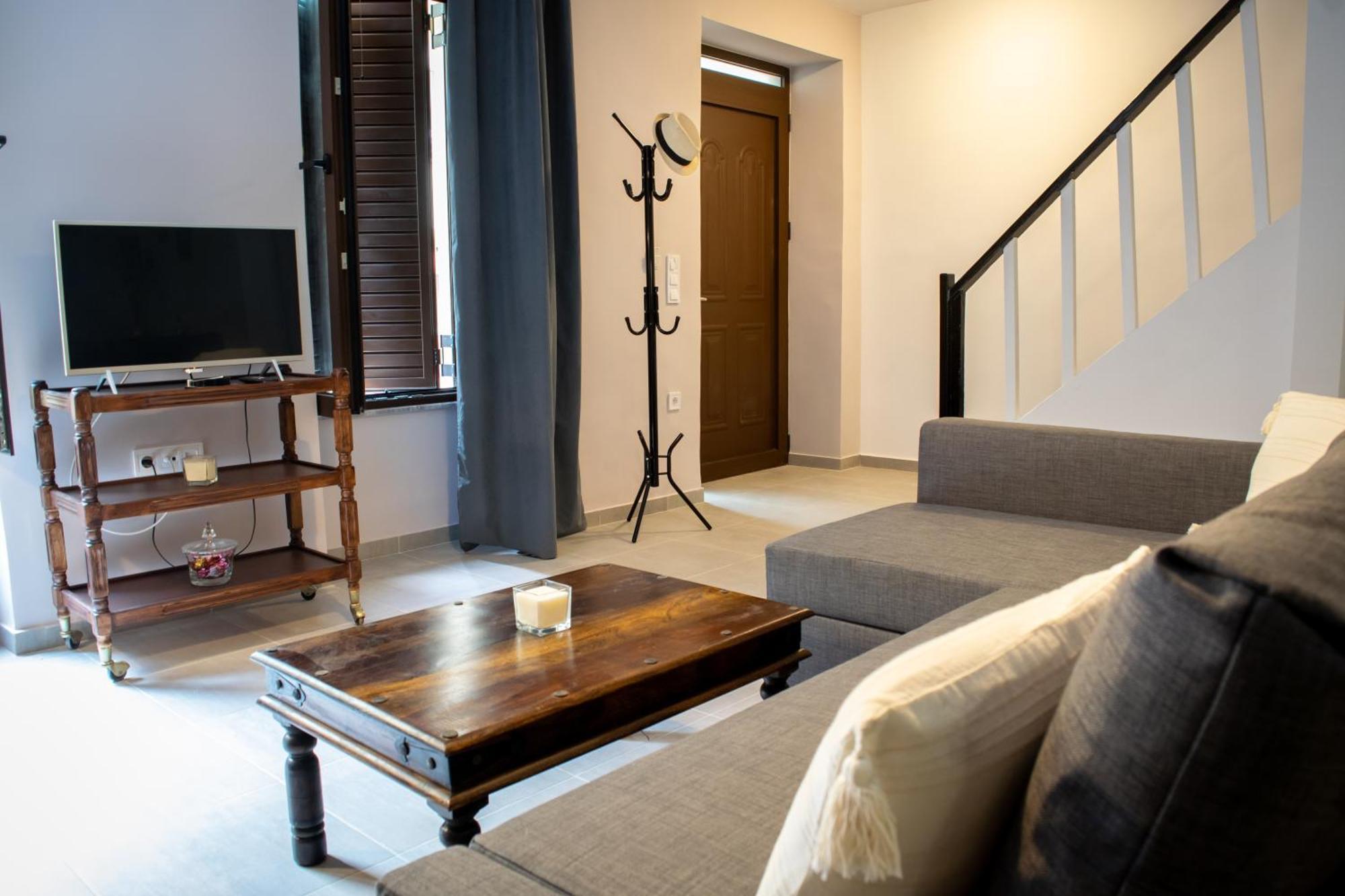 Selini Apartment Нафплион Екстериор снимка